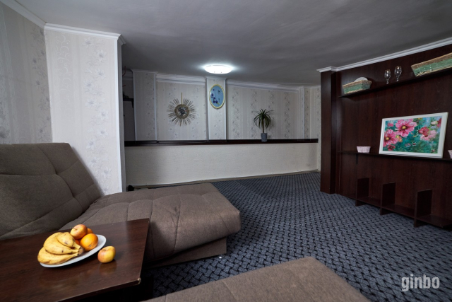 Фото Уютные отельные номера в городе Барнаул с раздельными и совмещенными кроватями