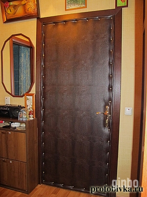 Фото обшивка обивка перетяжка утепление входной двери дермантином