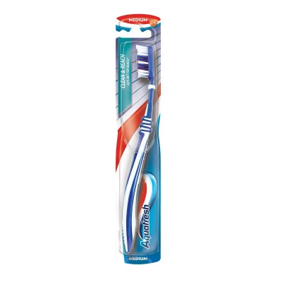 Фото Зубная щетка Aquafresh Clean&Reach